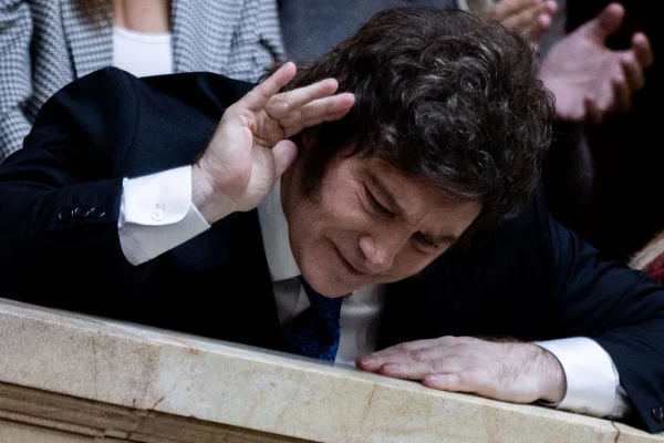 Javier Milei culpa cenário externo por piora econômica na Argentina - destaque galeria