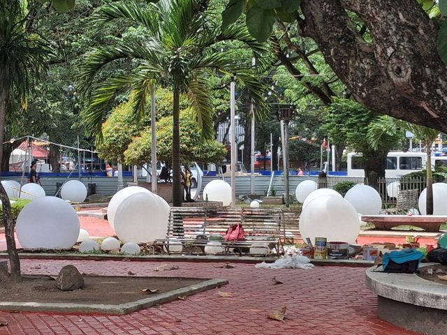 Os projetos de P300 milhões do TIEZA em Bacolod enfrentam escrutínio devido a atrasos e defeitos em marcos culturais