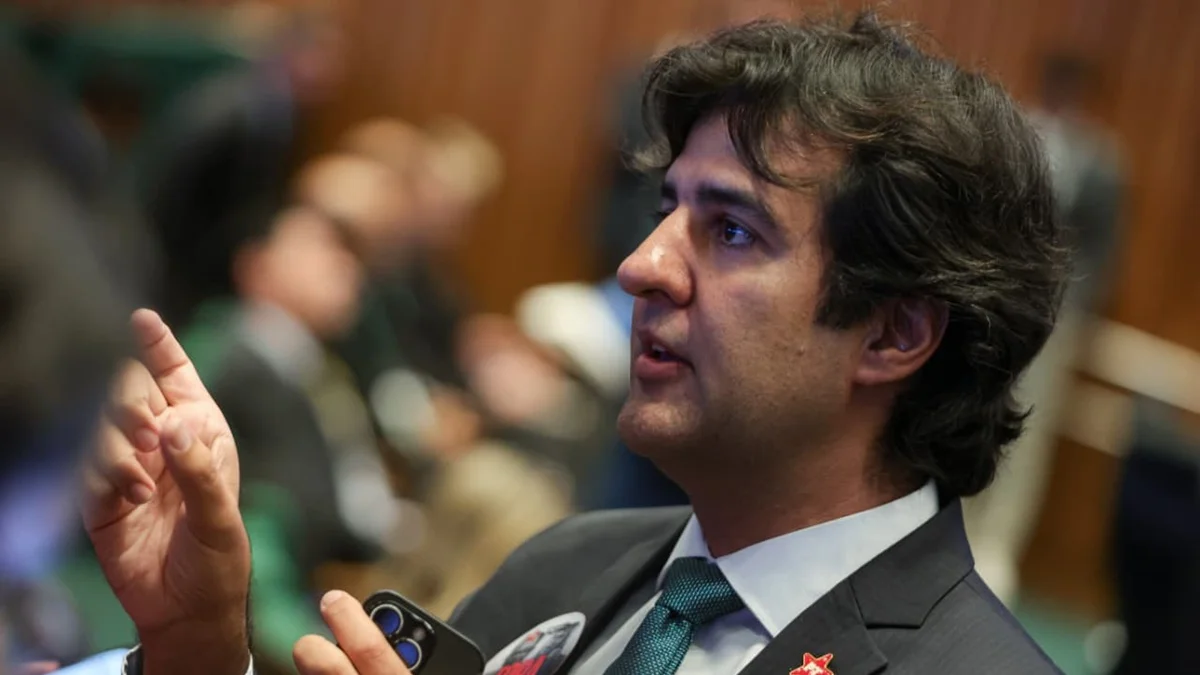 Saiba quem é Gabriel Magno, deputado distrital reeleito no DF
