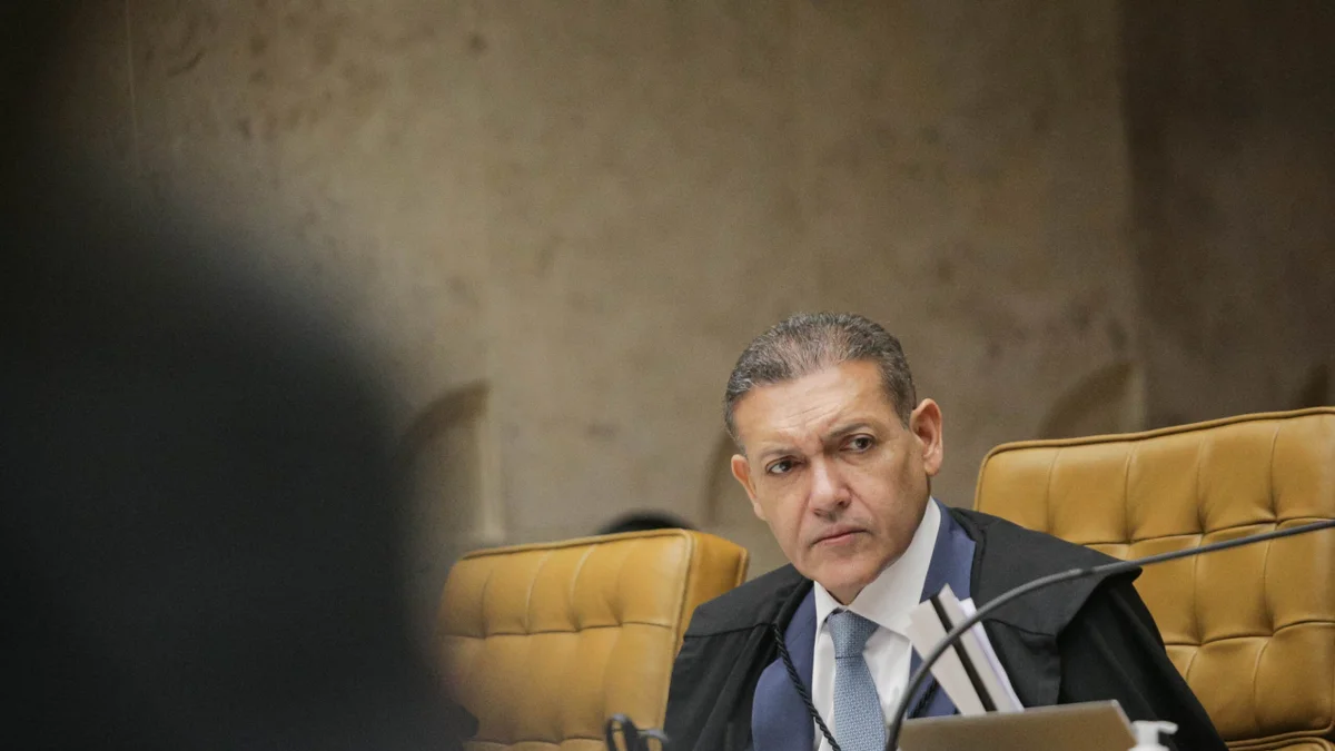 Nações democráticas "não interferem" em eleições, diz Nunes Marques