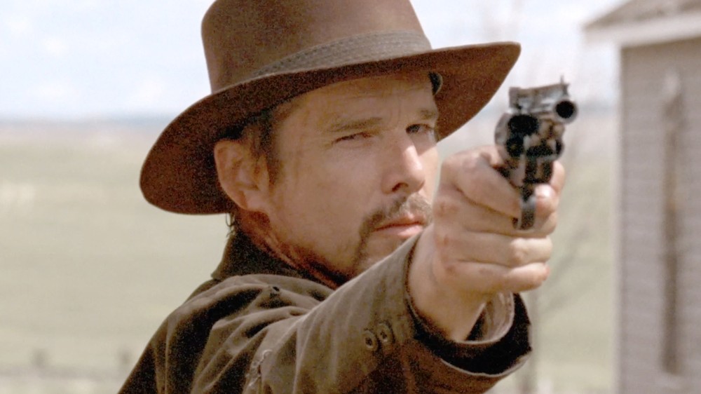 Ethan Hawke estrela o longa No Vale da Violência — Foto: Reprodução/Rotten Tomatoes