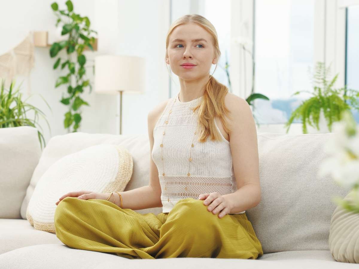 Como aliviar a energia pesada da sua casa com 4 truques simples de Feng Shui