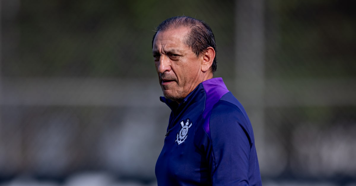 Ramón Díaz é o favorito para assumir o Corinthians, que deseja treinador já contra o Palmeiras